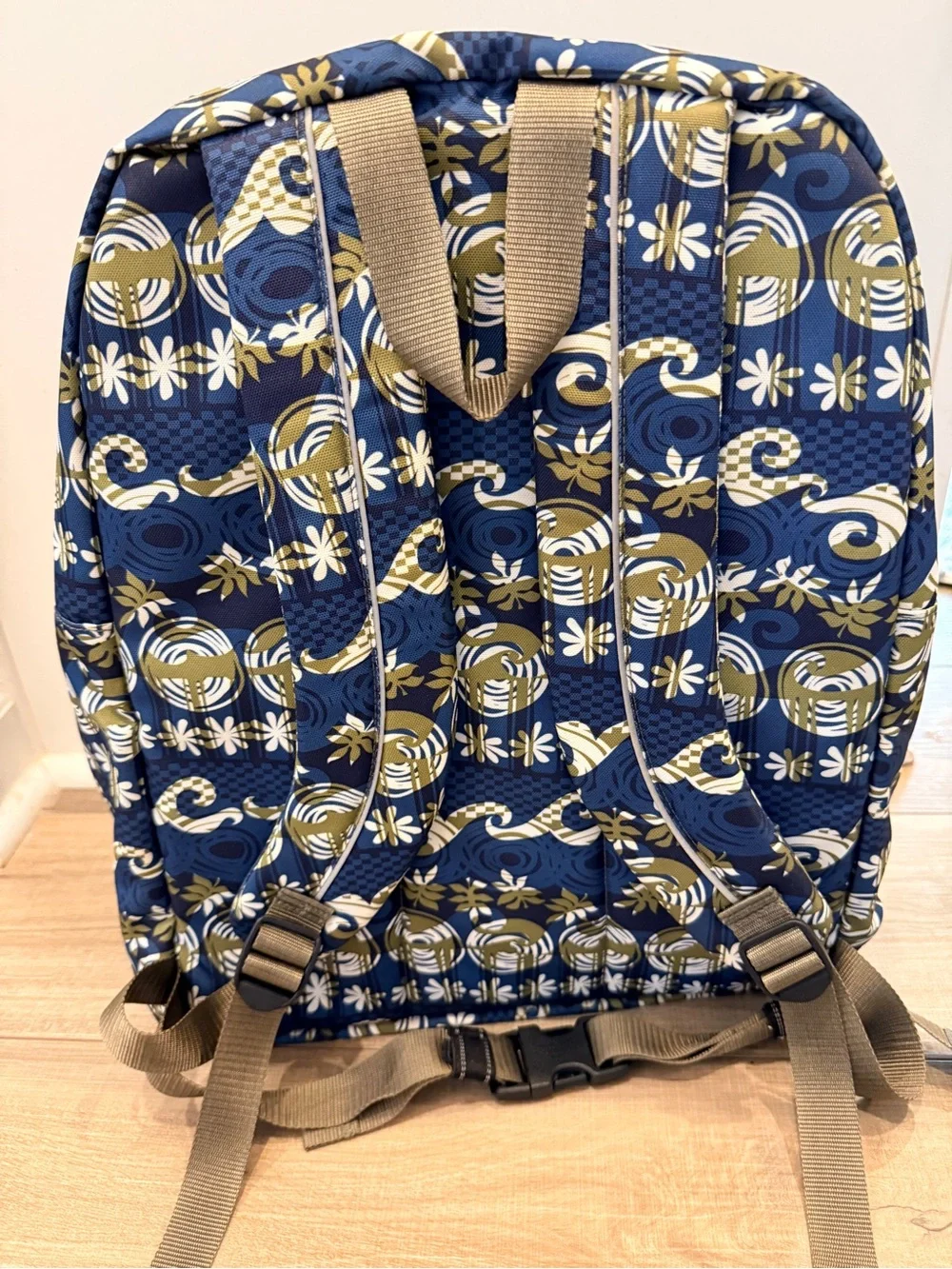 L.L. Bean Deluxe Book Pack Backpack Blue Hawaiian Wave Floral Print 0CWC7